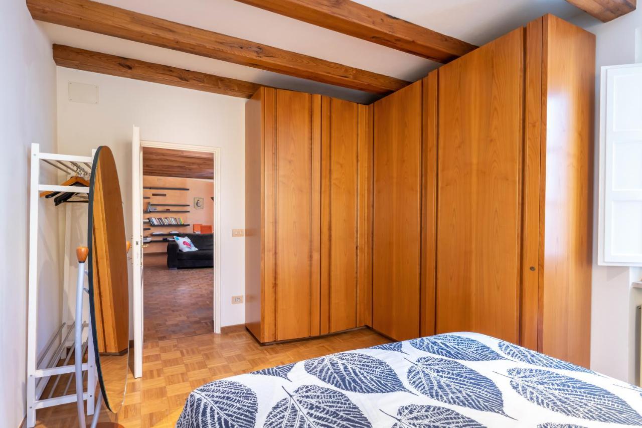 Piazza Napoleone Lovely Central Apartment ลุคคา ภายนอก รูปภาพ