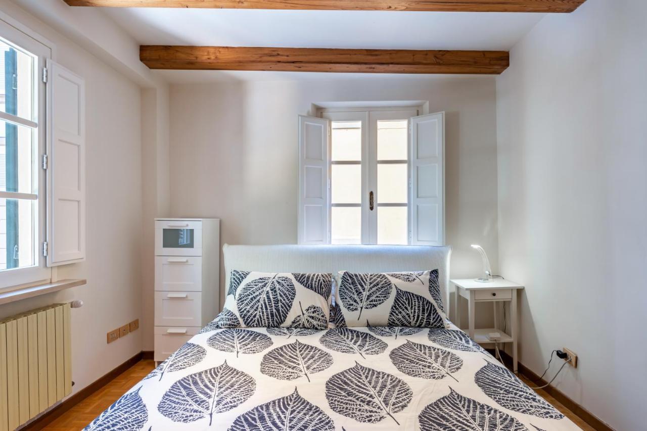 Piazza Napoleone Lovely Central Apartment ลุคคา ภายนอก รูปภาพ
